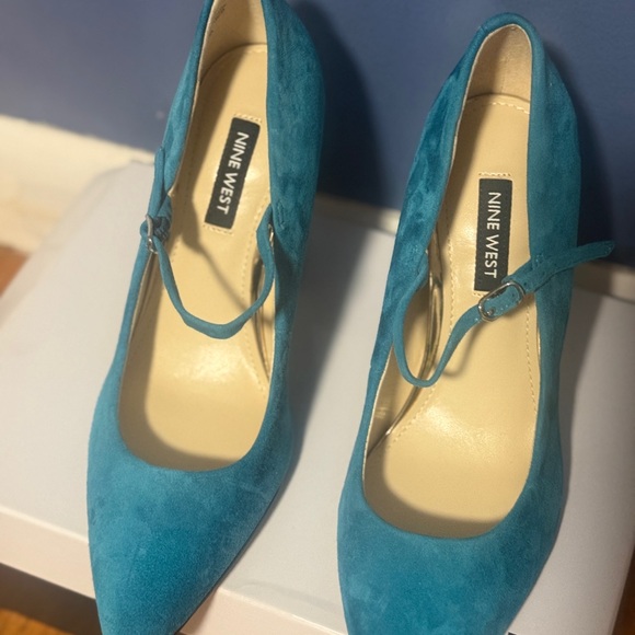 Nine West Blue Heels - Picture 2 of 3